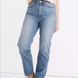 The Perfect Vintage Straight Jean in Moultrie Wash